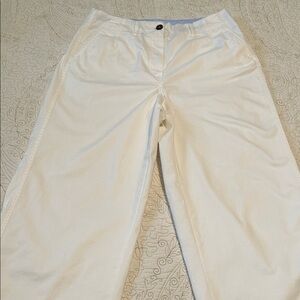 Crown & Ivy Off-White Cropped Pants